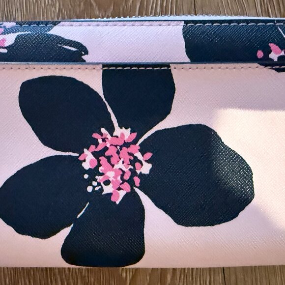 Kate Spade New York Wallet - Picture 2 of 5